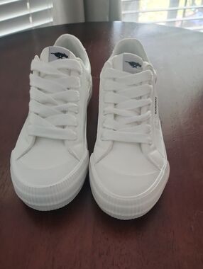 Rocket Dog White Low-Top Canvas Sneakers